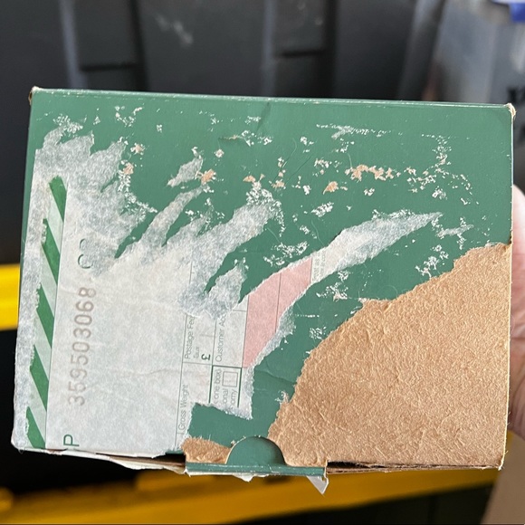 Lilliput Lane | Nursery Cottage | Much Valued Customer Special Edition - Picture 12 of 12